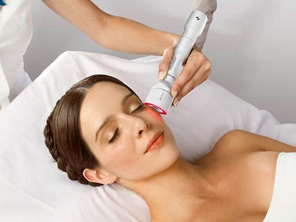 Microdemibrasion Led Light Therapy Facial